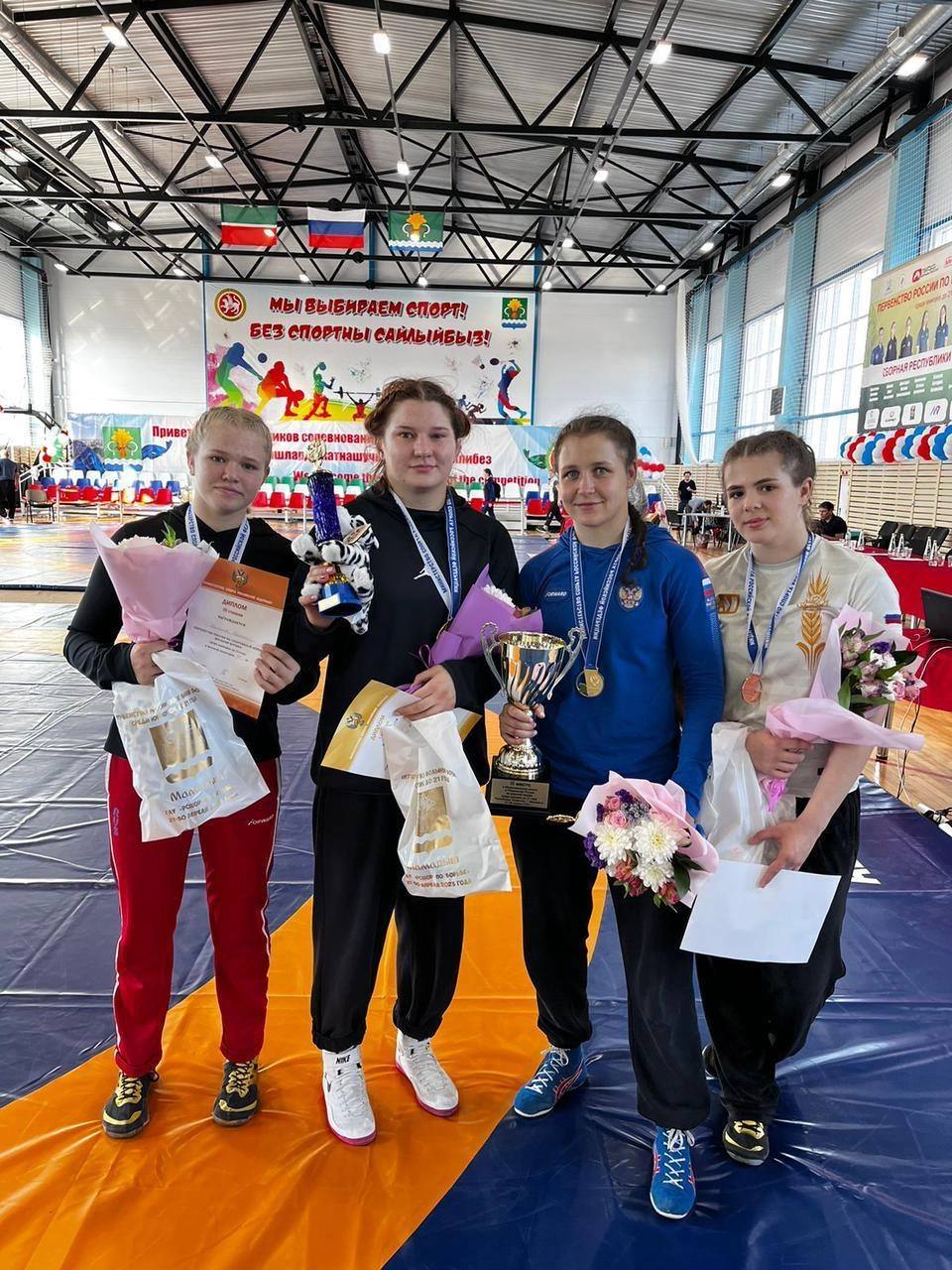 Первенство России по спортивной борьбе среди девушек до 21 года